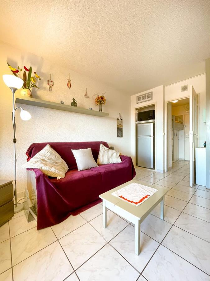 Bright Apartment With Pool Fréjus Exteriör bild
