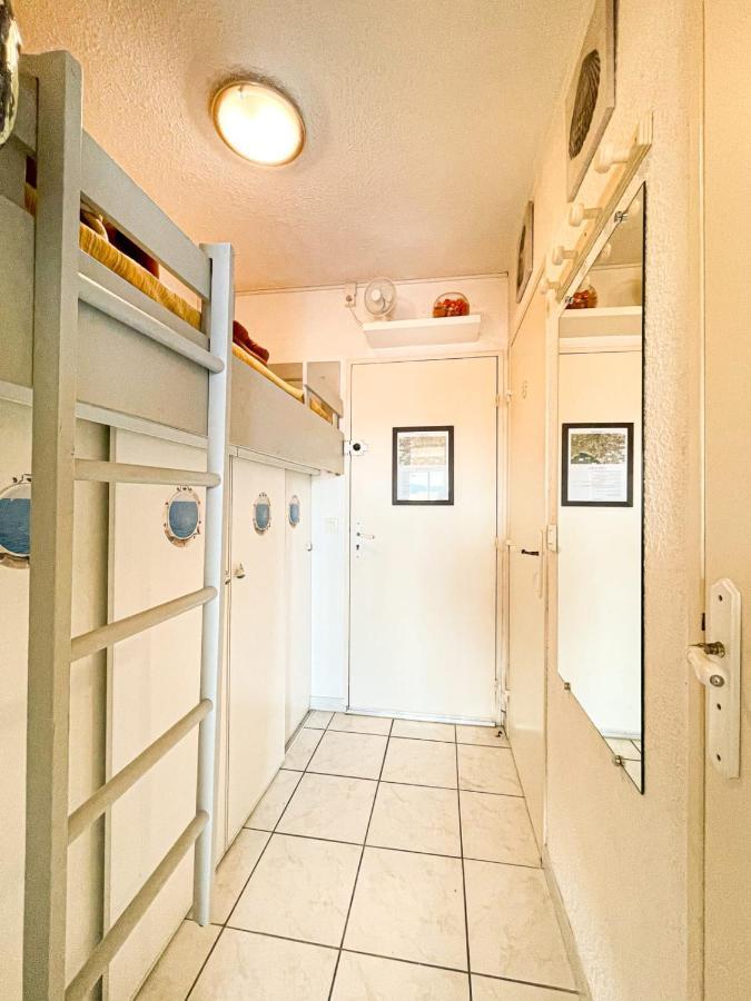 Bright Apartment With Pool Fréjus Exteriör bild